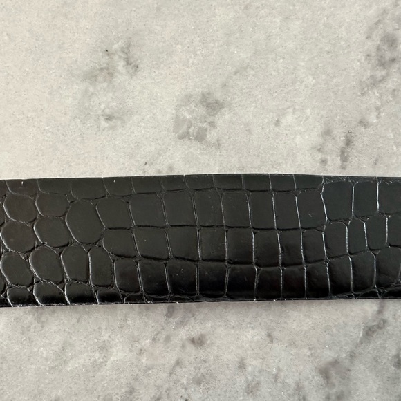 Bill Blass New York XS black genuine leather croc print belt w/silver hardware